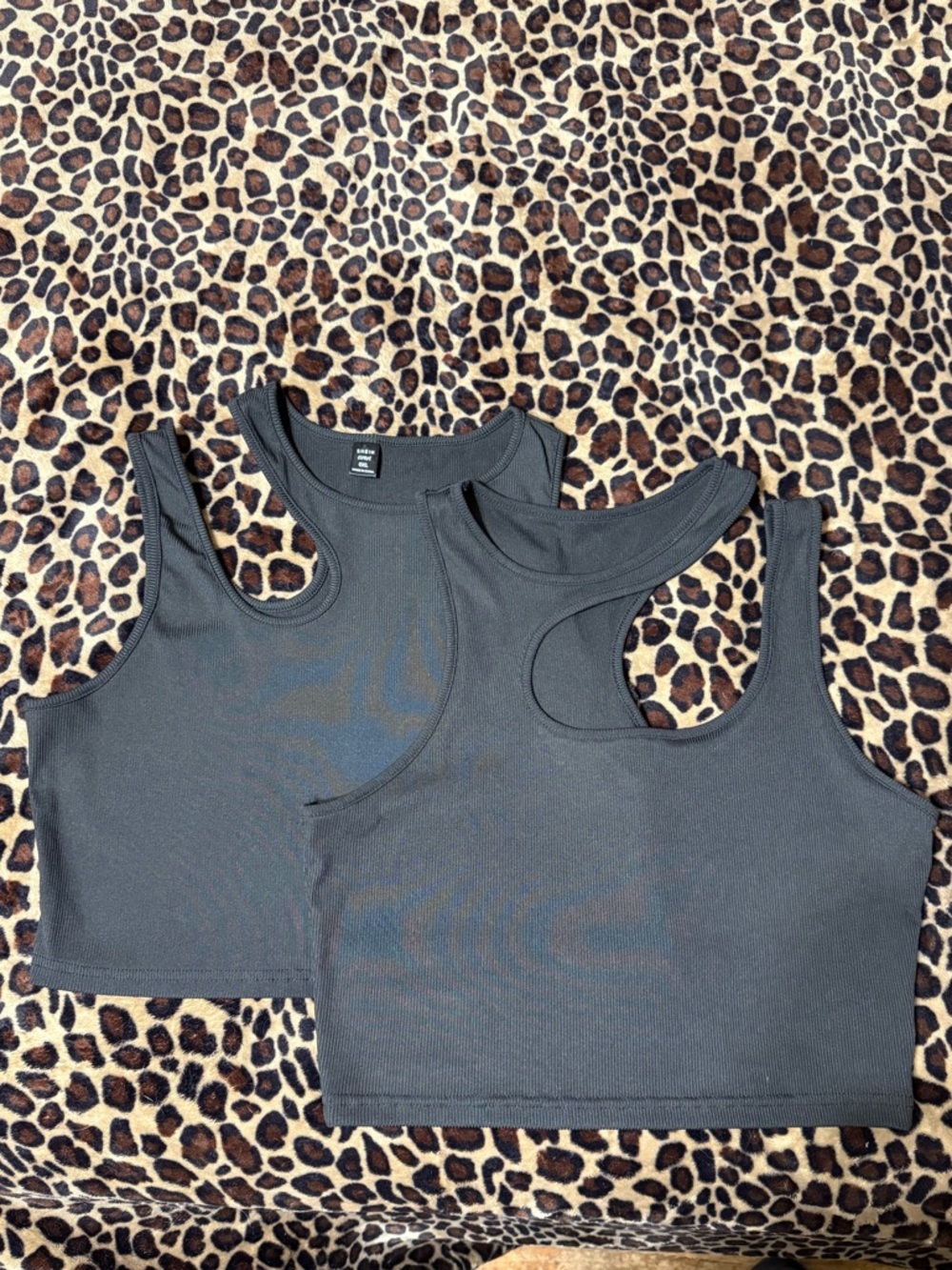 Tank Bundle (2 pcs) -  0XL - Black Ribbed Cut-Out Crop
